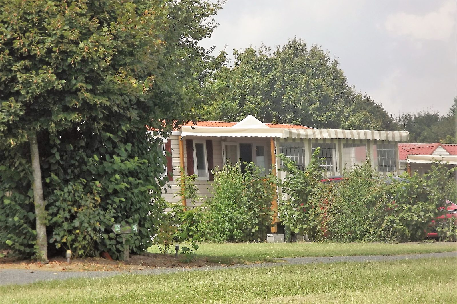 Mobil-home avec terrasse couverte